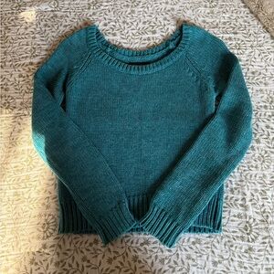 Beautiful teal sweater from American Eagle in great condition